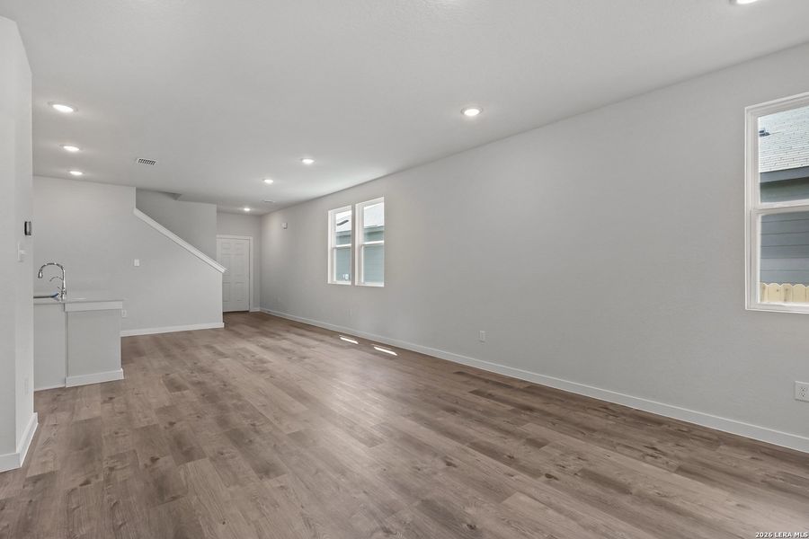 Spacious, unfurnished interior of a new home in Hacienda, San Antonio (Image 18). Spacious, unfurnished interior of a new home in Hacienda, San Antonio (Image 18).