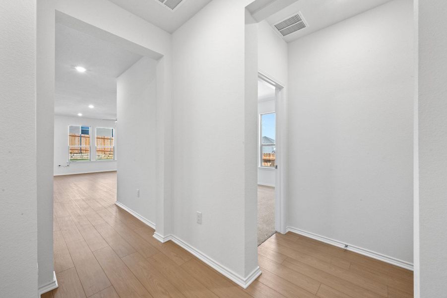 Spacious, unfurnished interior of a new home in Creekside at Estancia, Austin (Image 20).