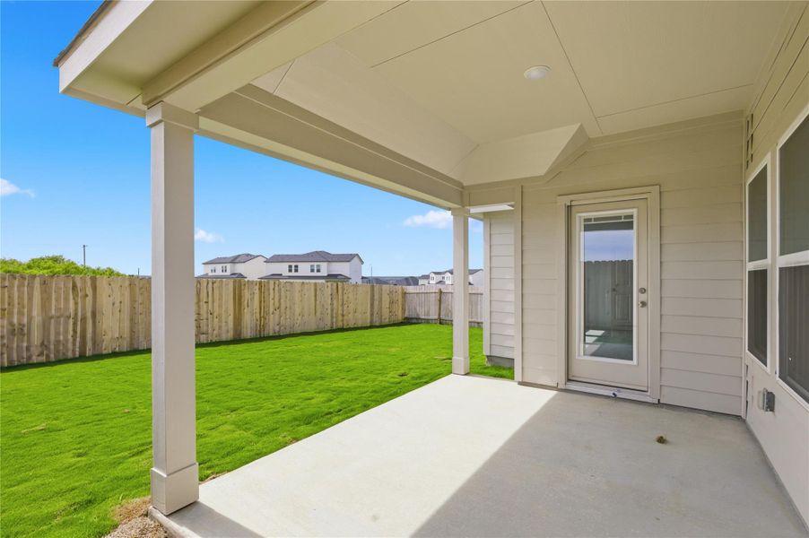 Exterior details and patio area of a home in Calumet, Jarrell (Image 3).