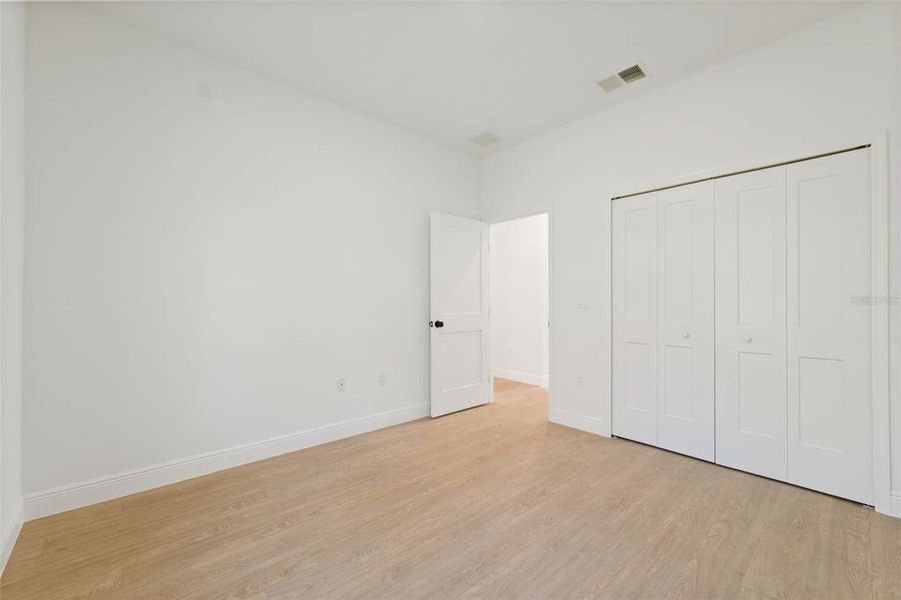 Spacious, unfurnished interior of a new home in , Ocala (Image 25).