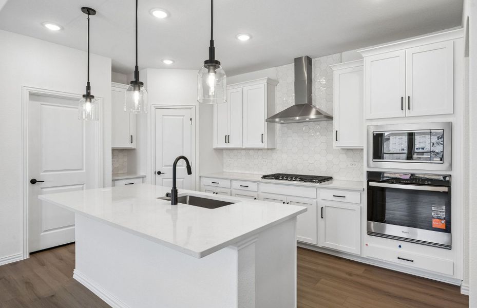Furnished interior view inside a new home in Highland Lakes, McKinney (Image 9).
