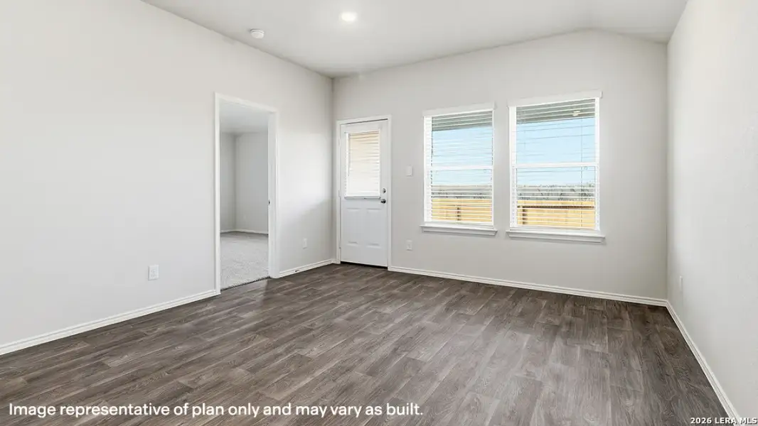Spacious, unfurnished interior of a new home in Stonehill, San Antonio (Image 20).