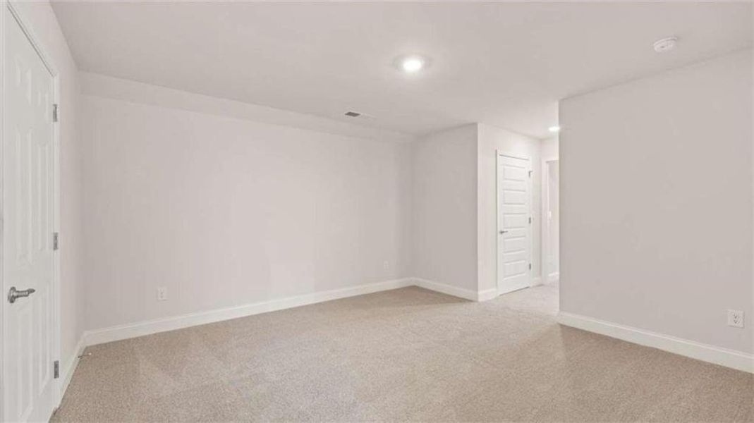 Spacious, unfurnished interior of a new home in Oak Ridge Meadows - Active Adult, Locust Grove (Image 18). Spacious, unfurnished interior of a new home in Oak Ridge Meadows - Active Adult, Locust Grove (Image 18).