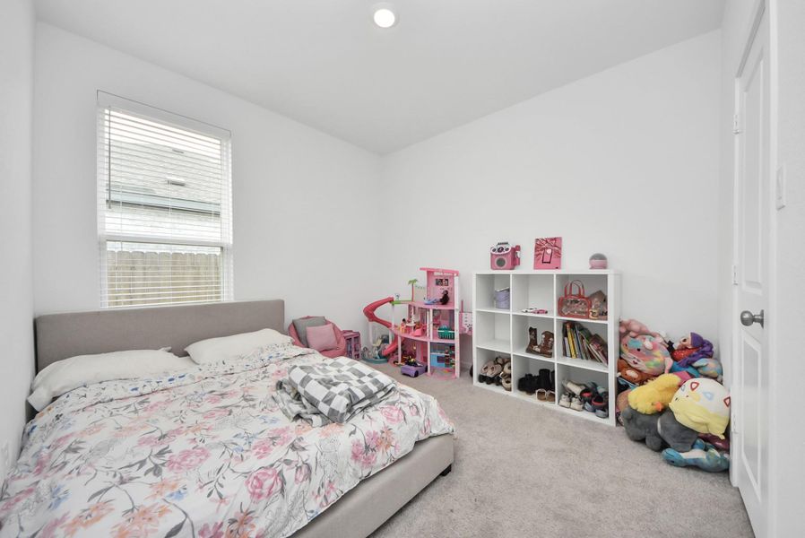 Furnished interior view inside a new home in , Katy (Image 12).