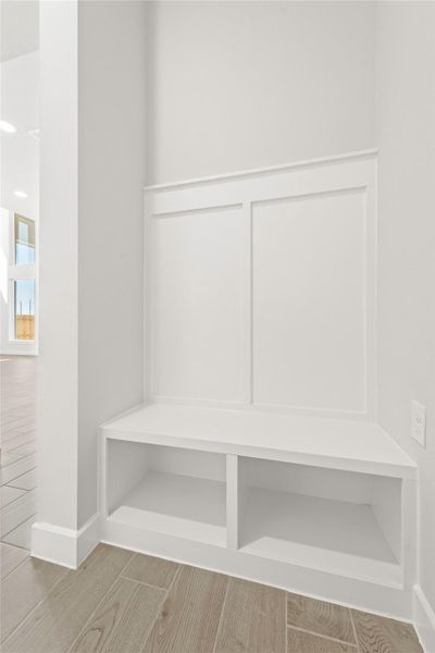 Representative image. Features, selections and colors may vary.