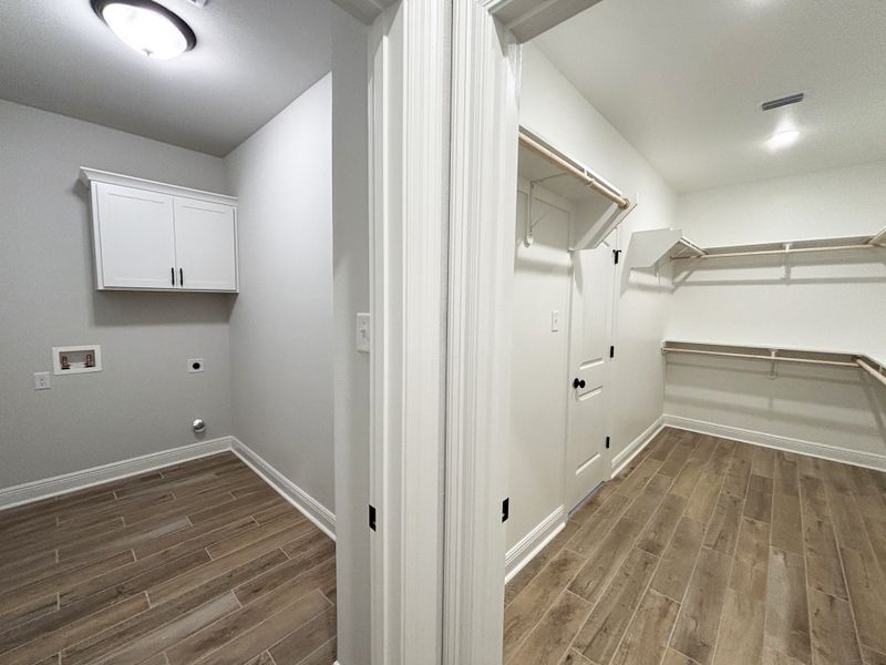 Spacious, unfurnished interior of a new home in Bird Song at Hammock Bay, Freeport (Image 24).