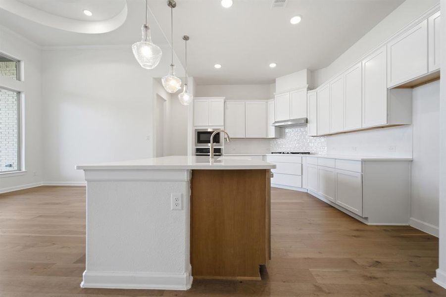 Furnished interior view inside a new home in Sonoma Verde, Rockwall (Image 5). Furnished interior view inside a new home in Sonoma Verde, Rockwall (Image 5).