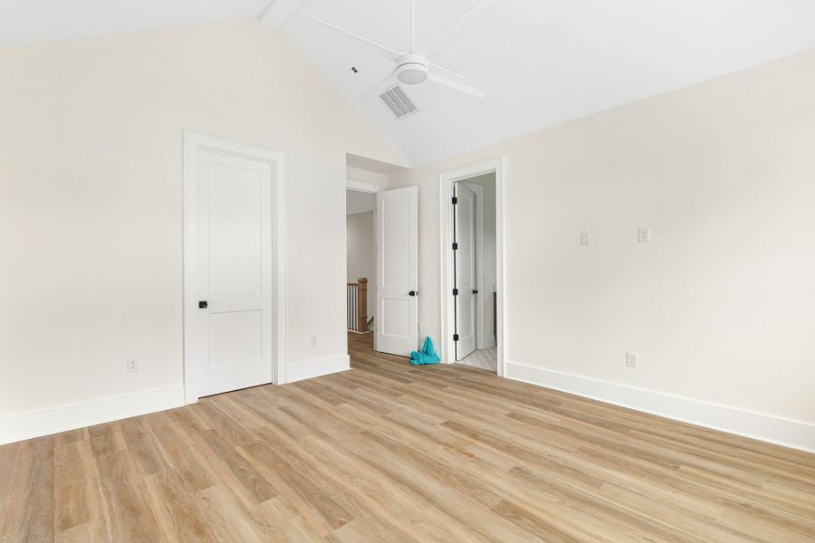 Spacious, unfurnished interior of a new home in , Mount Pleasant (Image 16).
