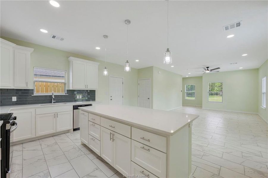 Furnished interior view inside a new home in , Bryan (Image 7).