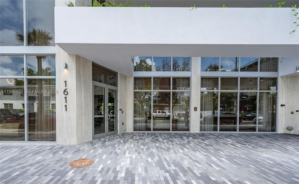 Condo located in Miami, FL showcasing its design and architecture (Image 23).