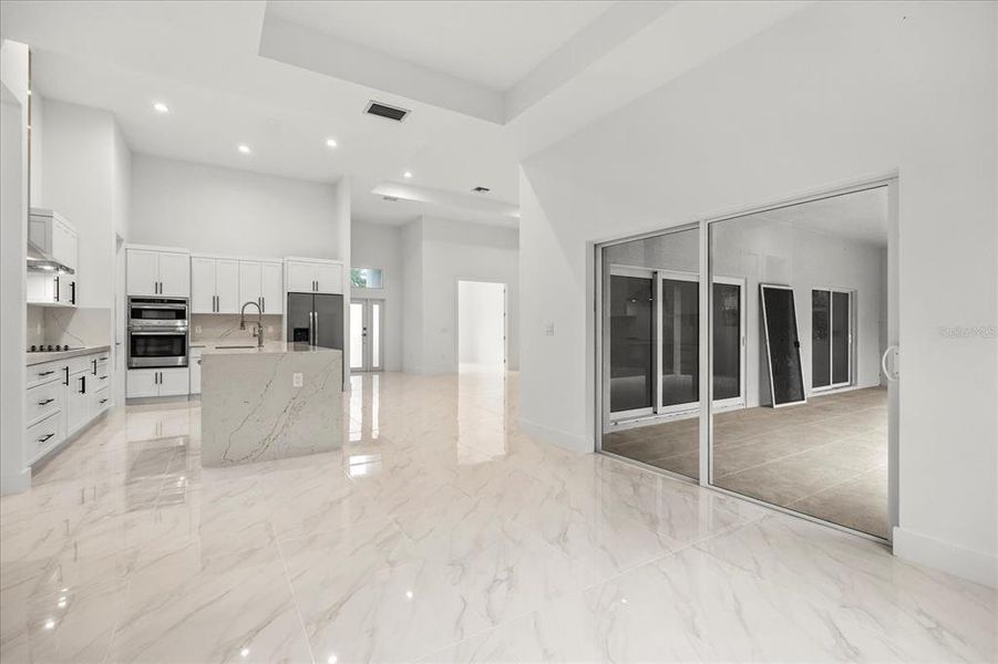 Spacious, unfurnished interior of a new home in , Kissimmee (Image 20).