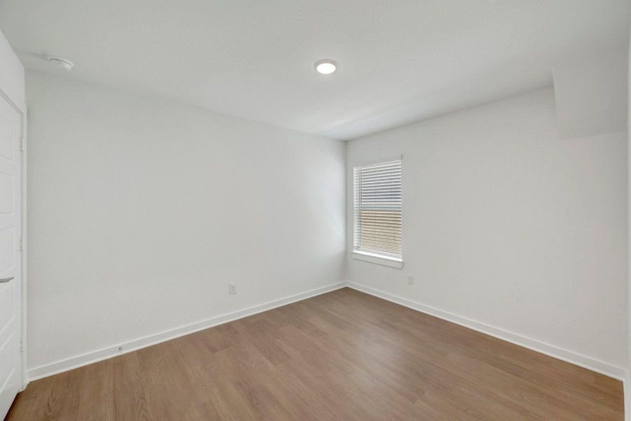 Spacious, unfurnished interior of a new home in Summerview, Fulshear (Image 37).