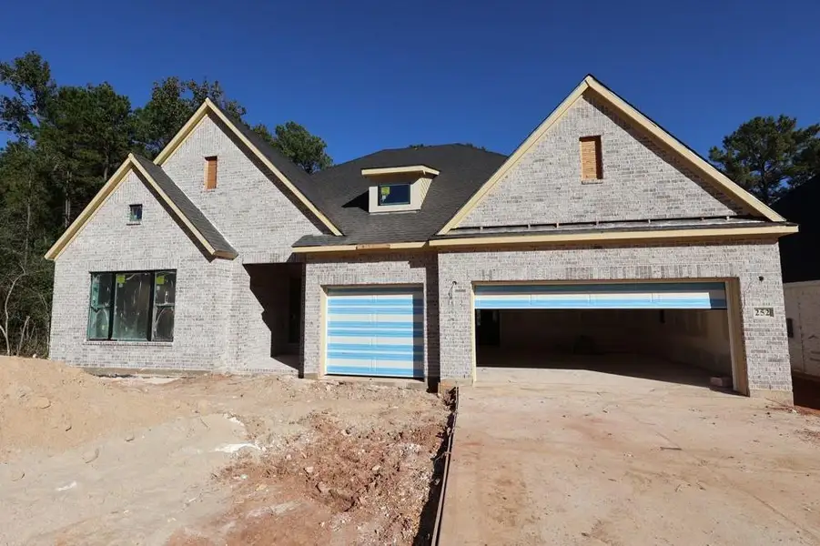 Image 11 of a home in The Woodlands Hills 70’. Image 11 of a home in The Woodlands Hills 70’.