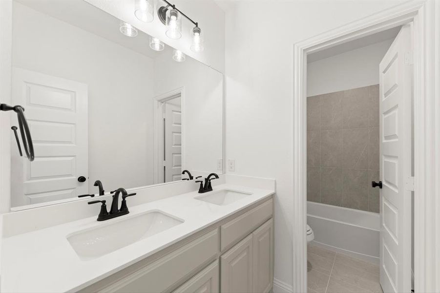 23. 1426 Colorado - 2ND Bath