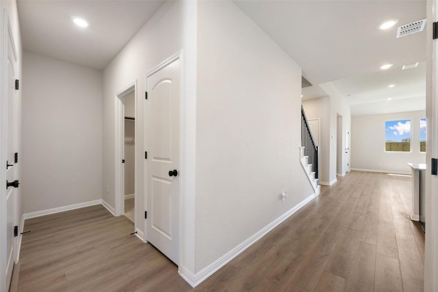 Representative images and renderings are for illustrative purposes. Actual structural options and design finished of home may vary.