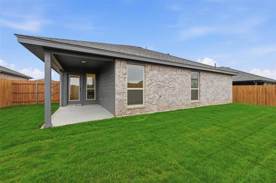 Exterior details and patio area of a home in Trail Creek, Cleburne (Image 4). Exterior details and patio area of a home in Trail Creek, Cleburne (Image 4).