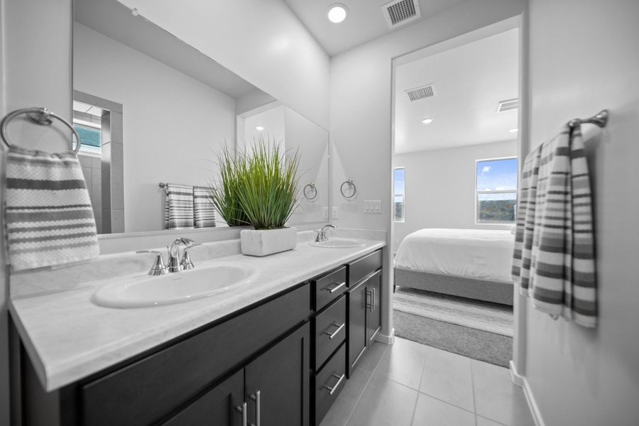 Representative furnished interior of a home built from the Prado by Hakes Brothers in Summer Sky North, El Paso (Image 13).