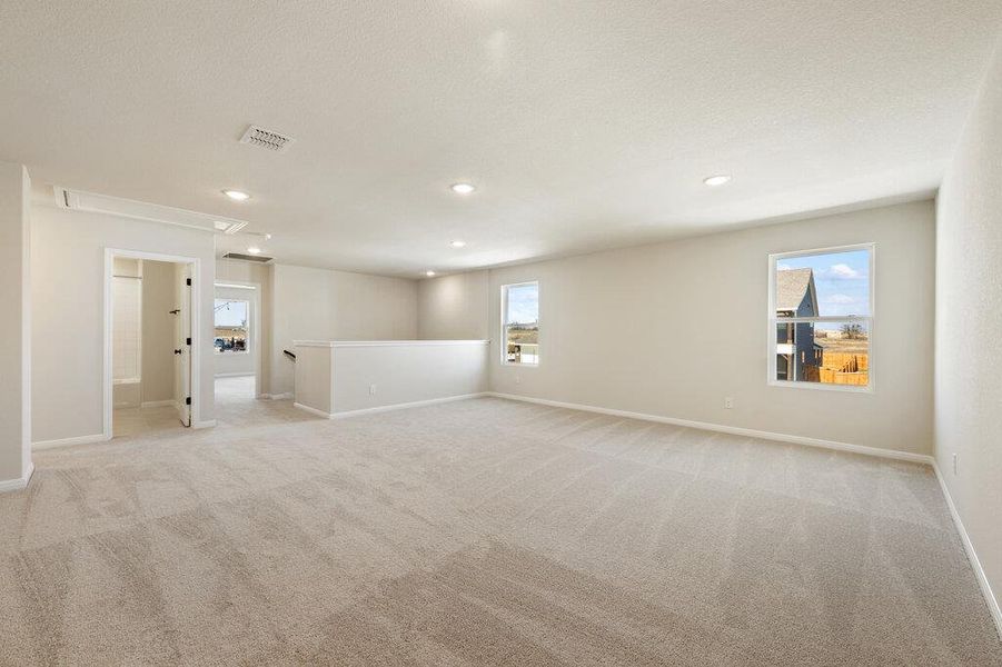 Spacious, unfurnished interior of a new home in Patterson Ranch, Georgetown (Image 38).