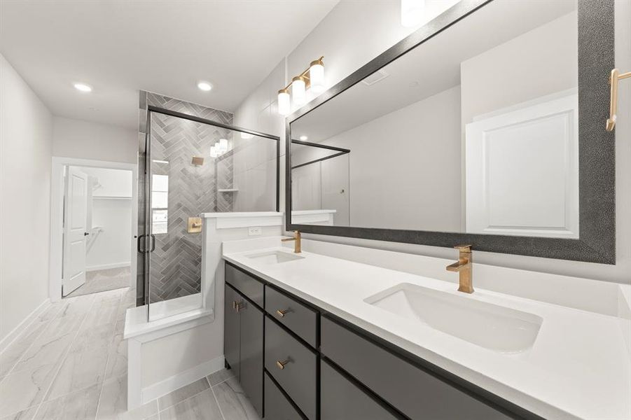 22. 644 Oakridge - Bath (2)