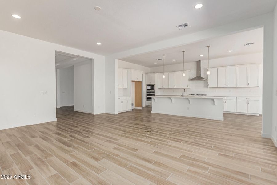 07 - Saddle 07 - Saddle