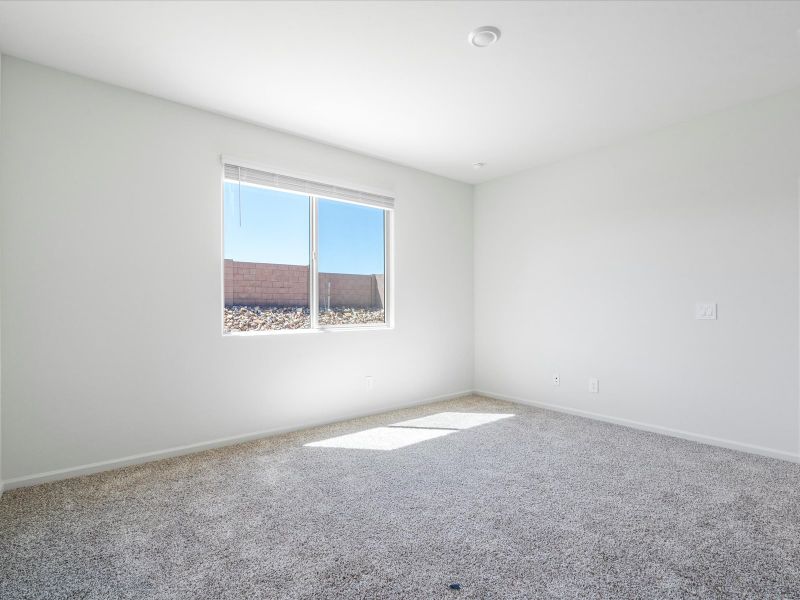 Spacious, unfurnished interior of a new home in Las Patrias at Star Valley Phase III - Signature Series, Tucson (Image 9).