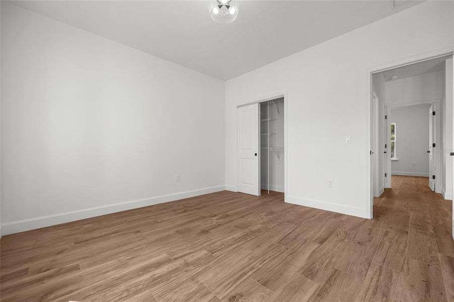 Spacious, unfurnished interior of a new home in , Bronson (Image 16).
