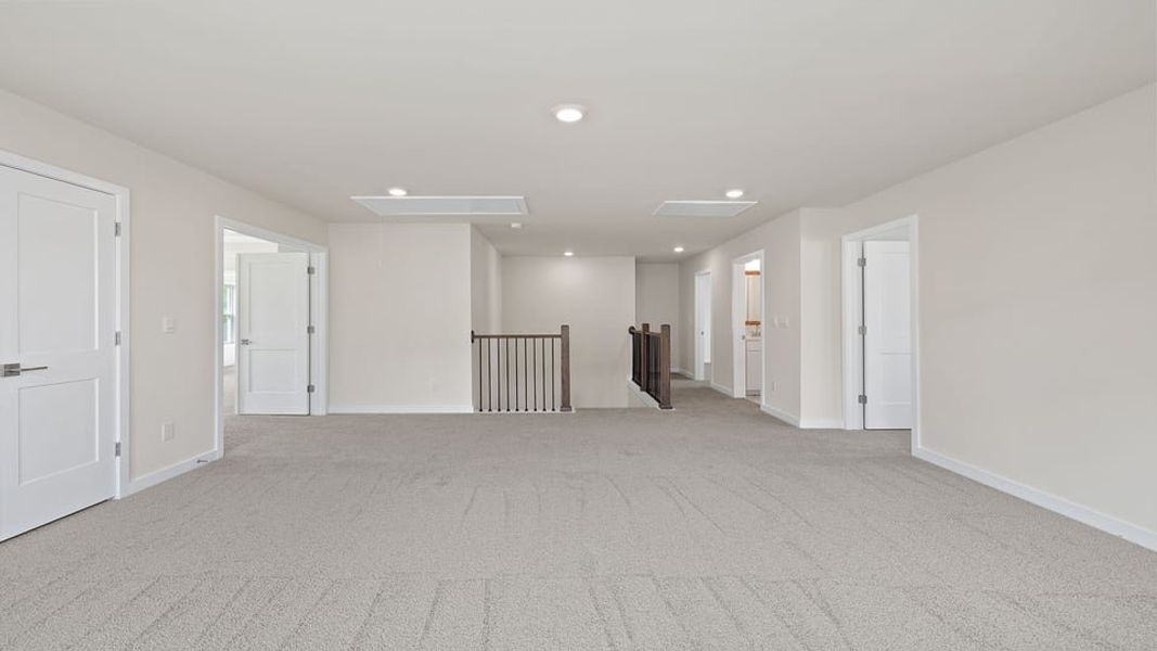 Spacious, unfurnished interior of a new home in Adams Glen, Greenville (Image 21).