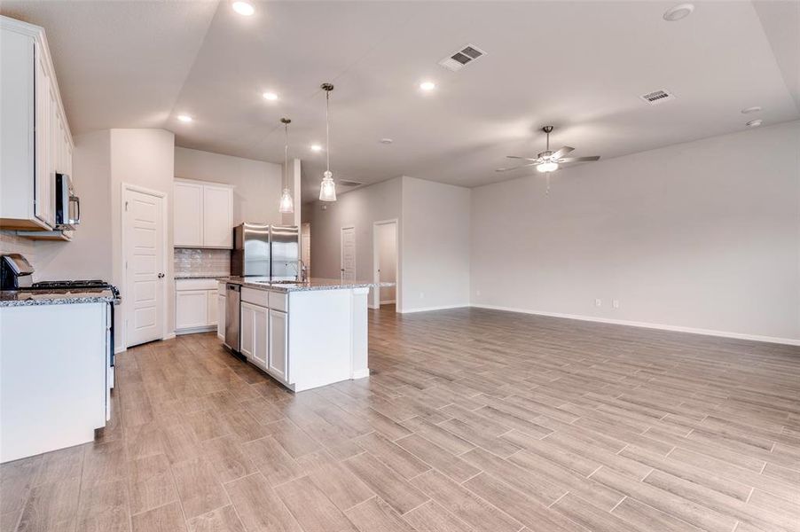 Furnished interior view inside a new home in , Fort Worth (Image 5).