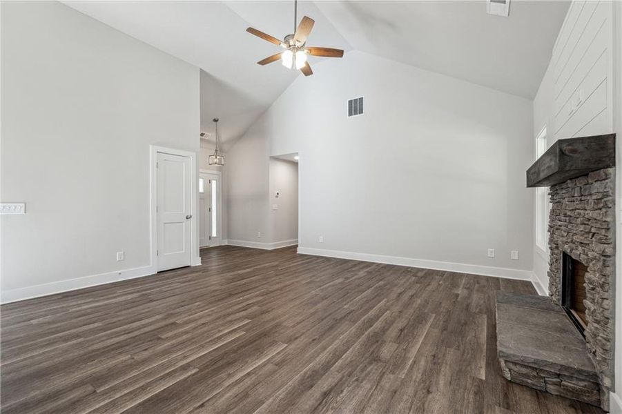 Spacious, unfurnished interior of a new home in , Talking Rock (Image 26).