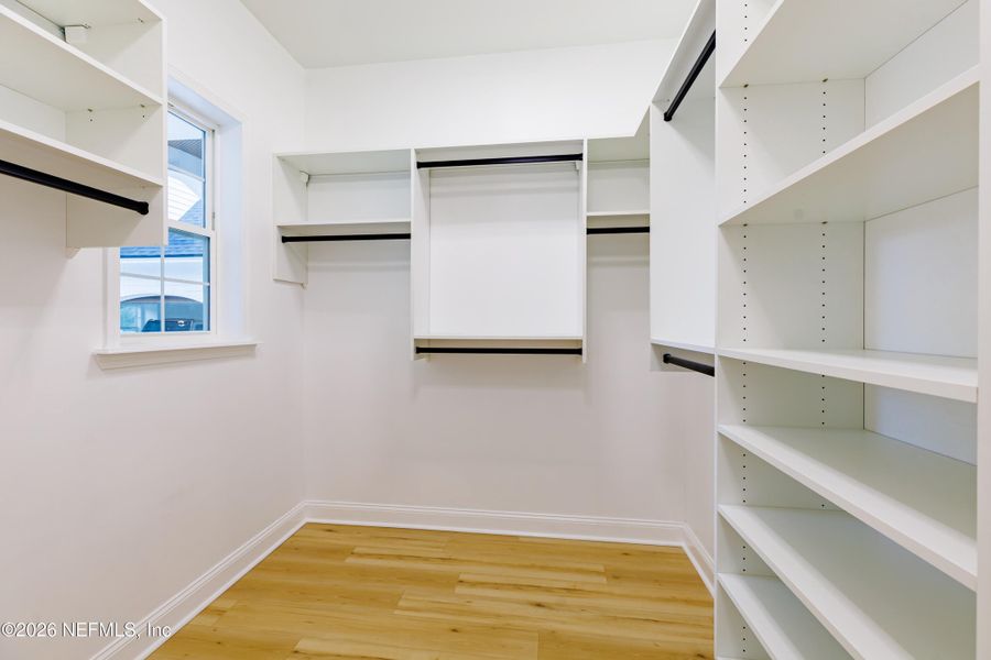 Spacious, unfurnished interior of a new home in , Jacksonville (Image 21).