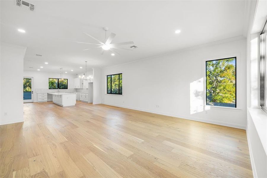 Spacious, unfurnished interior of a new home in , Tampa (Image 13).