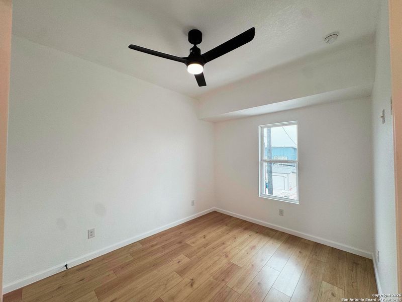 Spacious, unfurnished interior of a new home in , San Antonio (Image 10).