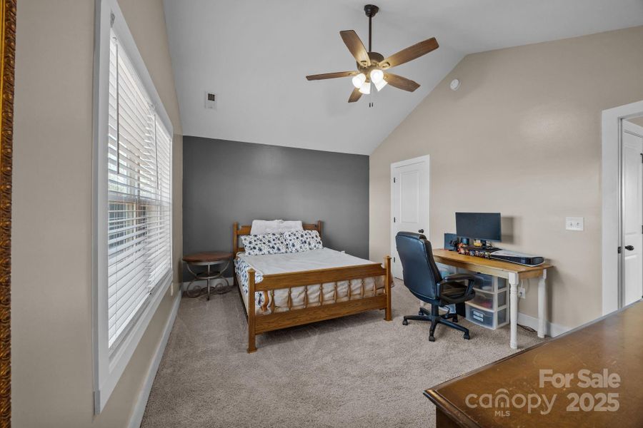 Primary Bedroom - Upper Level