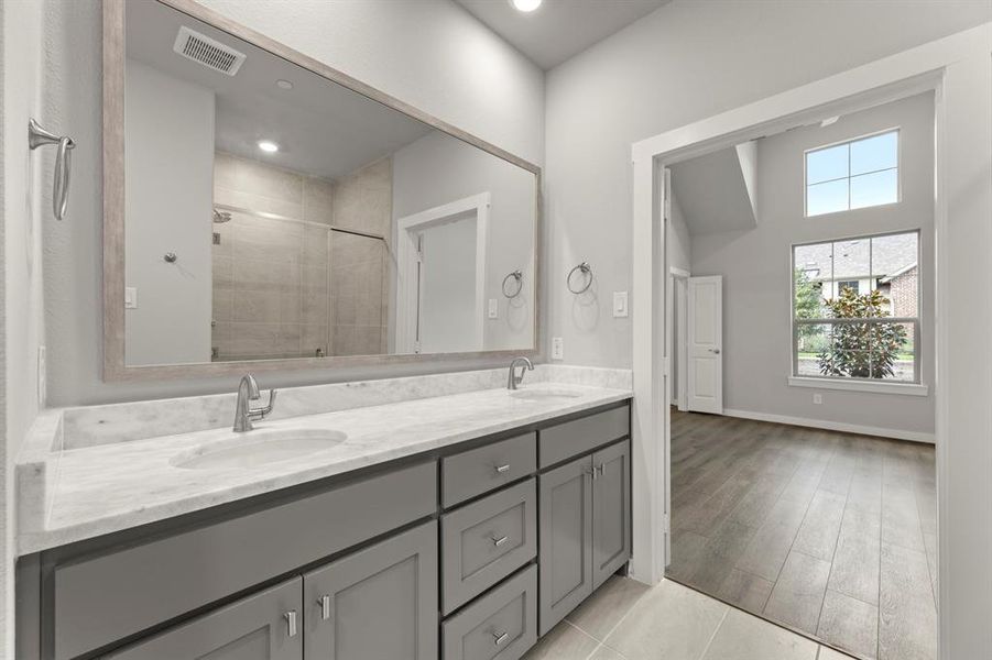 650 Oakridge_3141_Dublin_Bath (4) 650 Oakridge_3141_Dublin_Bath (4)