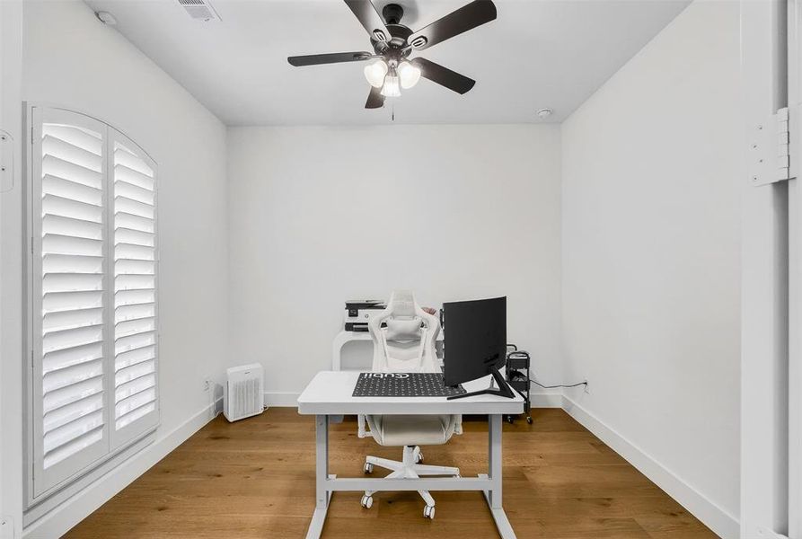 Furnished interior view inside a new home in Ten Mile Creek, Celina (Image 6).