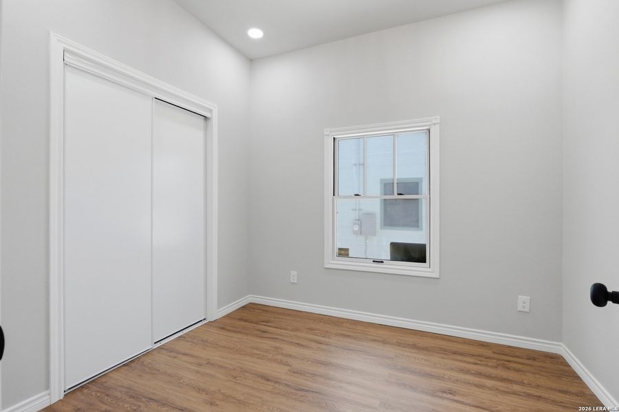 Spacious, unfurnished interior of a new home in , San Antonio (Image 36).