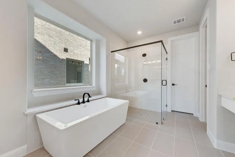 Furnished interior view inside a new home in Lake Forest, McKinney (Image 7).