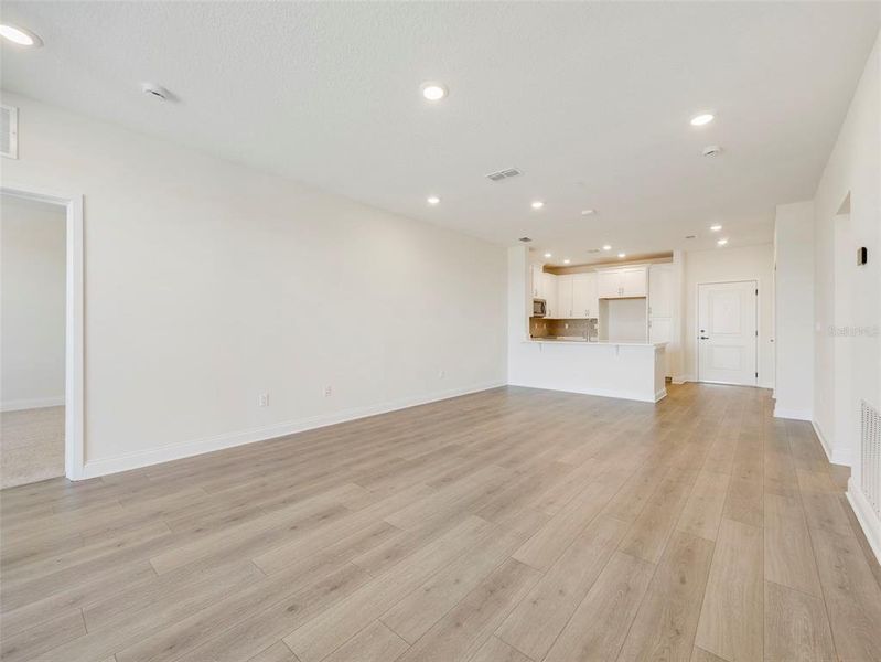 Spacious, unfurnished interior of a new home in Gatherings® of Lake Nona, Orlando (Image 12).