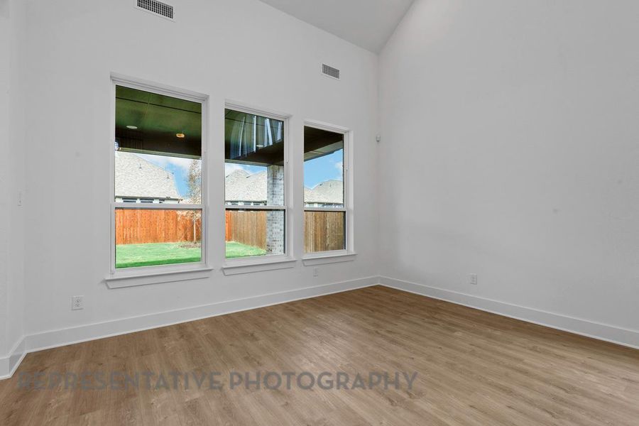 Spacious, unfurnished interior of a new home in Riceland, Mont Belvieu (Image 29).