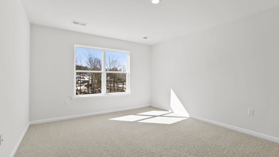 Spacious, unfurnished interior of a new home in Durbin Meadows, Fountain Inn (Image 21).