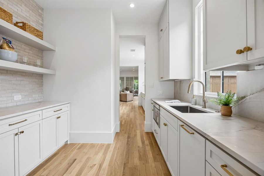 Furnished interior view inside a new home in , Dallas (Image 16).