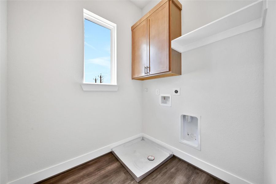 Spacious, unfurnished interior of a new home in Lago Pointe, Seabrook (Image 29). Spacious, unfurnished interior of a new home in Lago Pointe, Seabrook (Image 29).