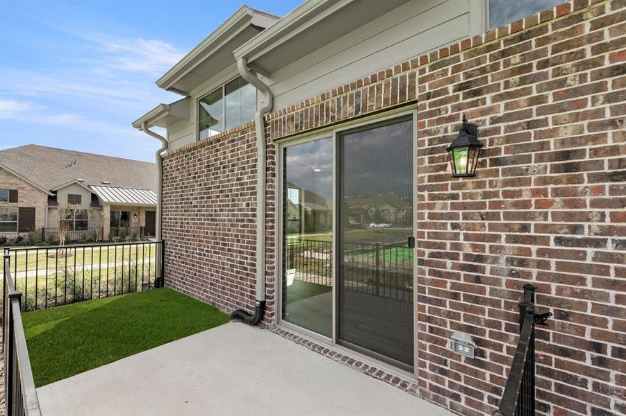 04. 628 Oakridge - Patio 04. 628 Oakridge - Patio