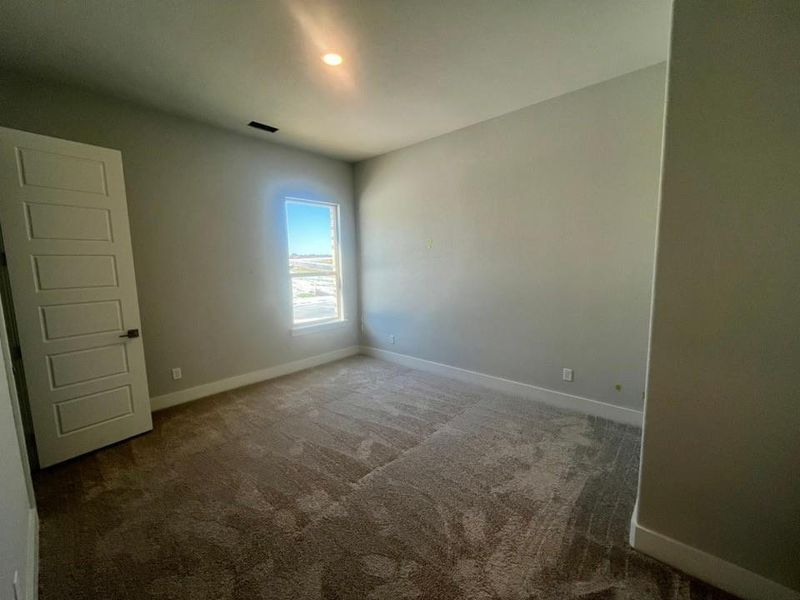 Spacious, unfurnished interior of a new home in Eagle Ridge Estates, Weatherford (Image 6).