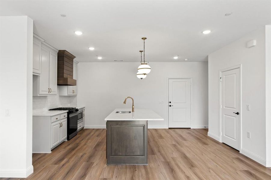 013-1208Armstrong-TheColony-TX-75056-Kitchen.jpg-SMALL