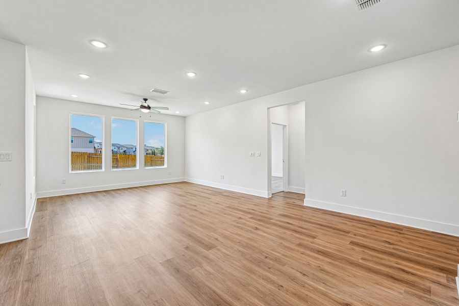 Spacious, unfurnished interior of a new home in Freedom at Anthem, Kyle (Image 11).