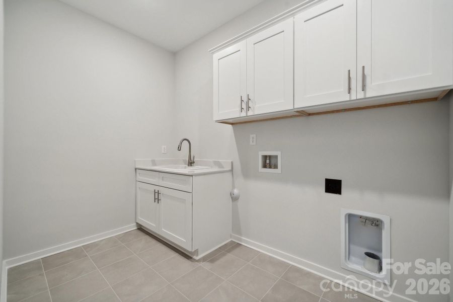 Furnished interior view inside a new home in Stonemill, Monroe (Image 8).