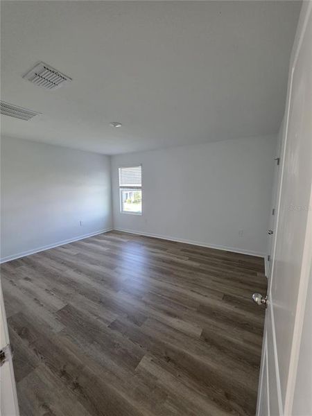 Spacious, unfurnished interior of a new home in , Eagle Lake (Image 14).