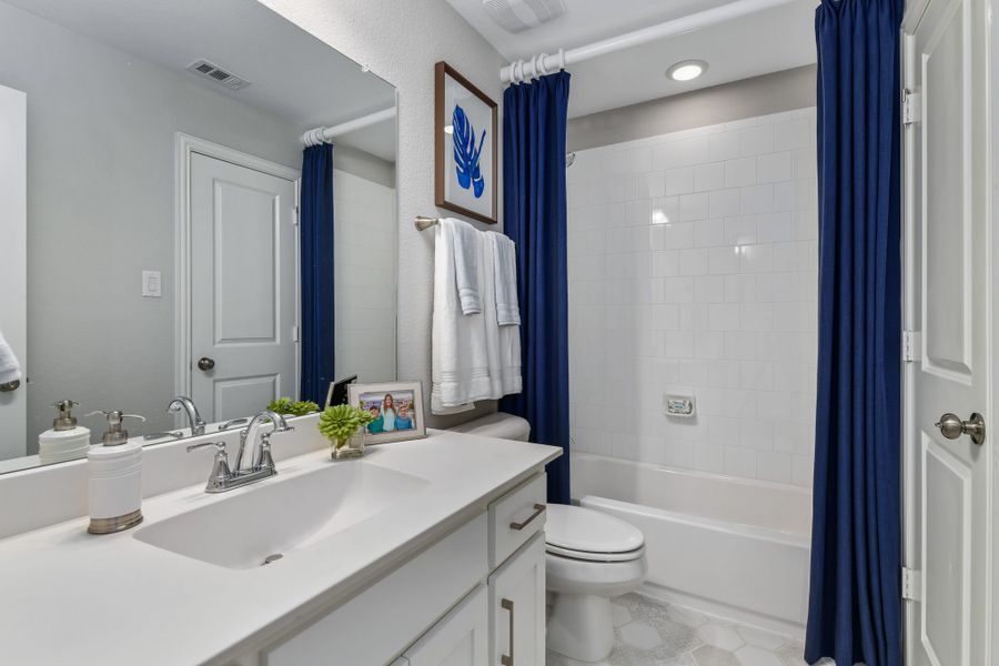 Plan 1118 Secondary Bath Representative Image