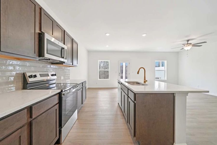 Kitchen featuring Oxford Collection Finishes